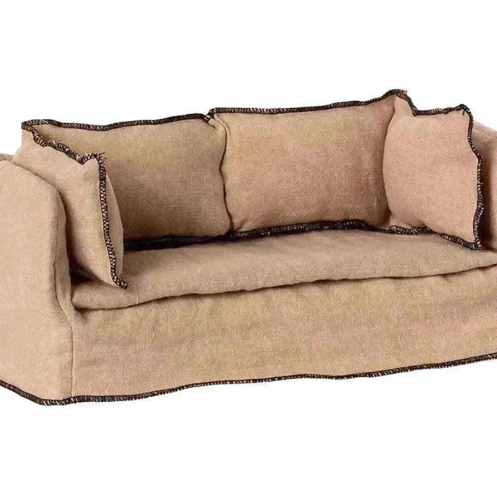 Sofa miniature para ratoncitos y conejos