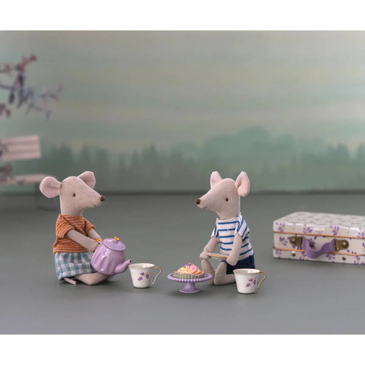 Set de té para ratoncitos - Purple Madelaine