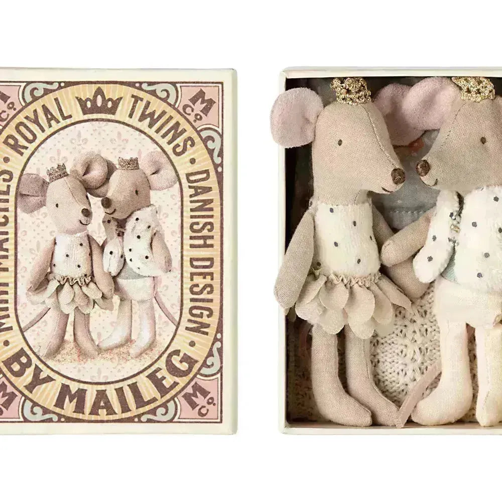 Ratoncitos - Royal twins mice, Little sister and brother in matchbox