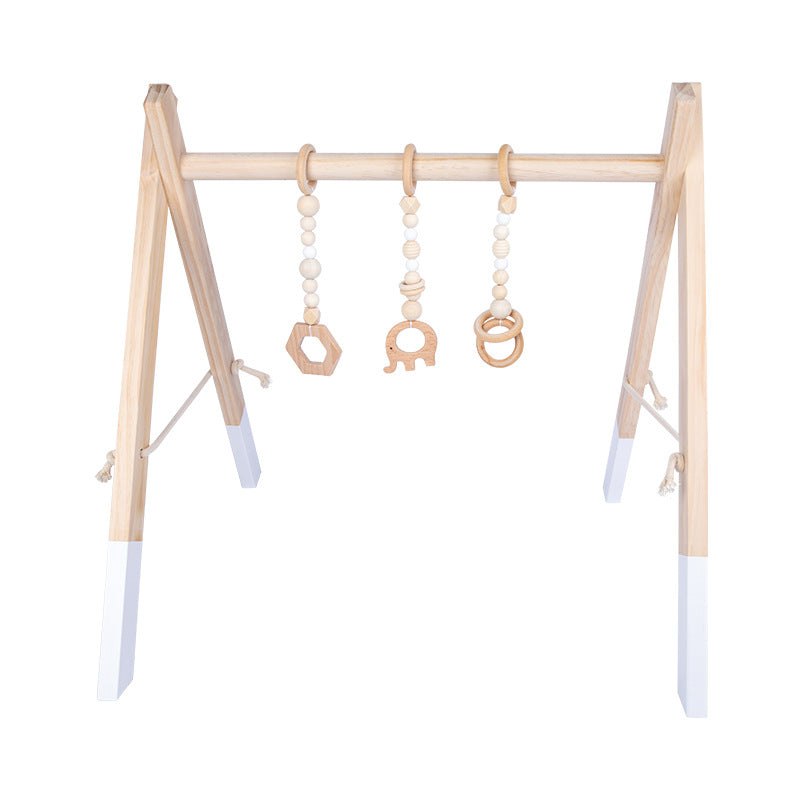 Gimnasio de madera Nordic con colgantes black and white