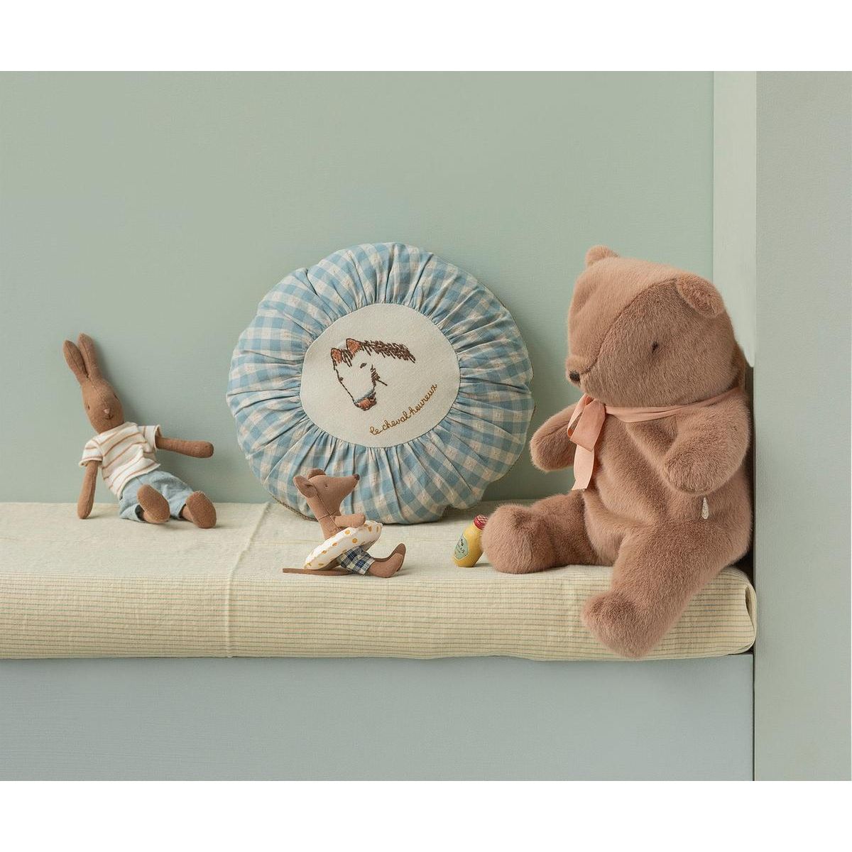 Ratoncito - Beach mouse with float, Little brother - Yellow dots