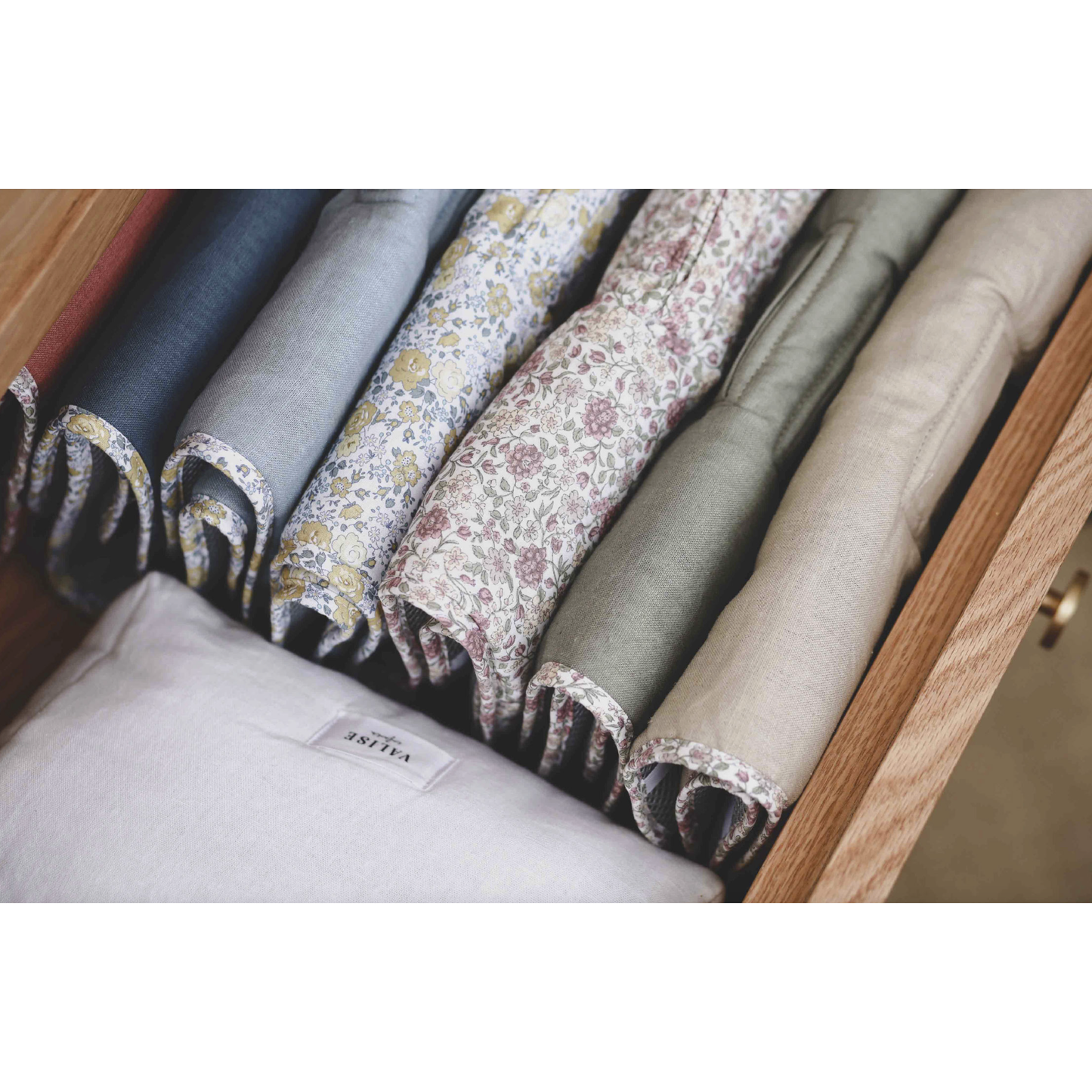 Protector / funda universal para coches - Verde y flores rosas