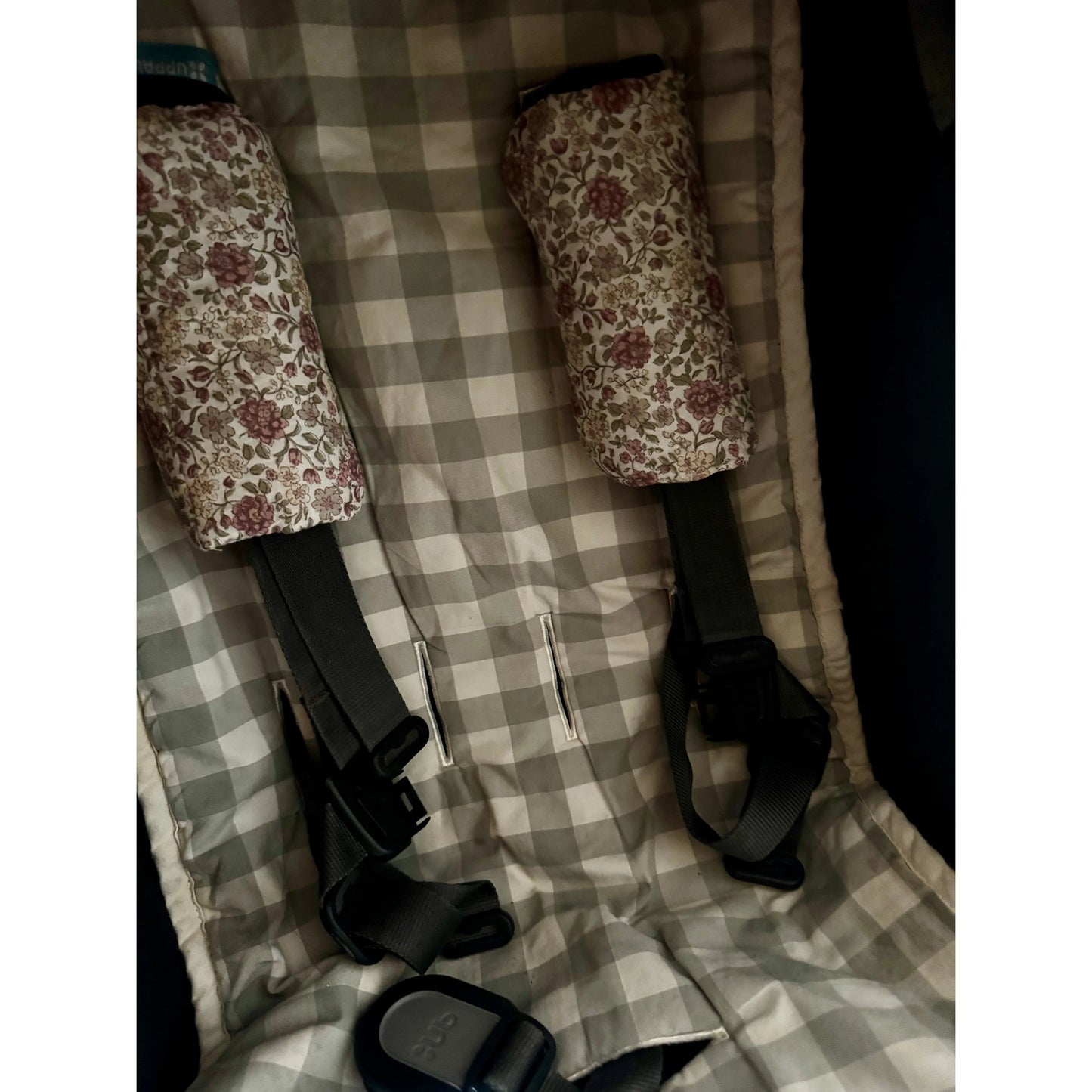 Protector tirantes coche - Flores Rosas