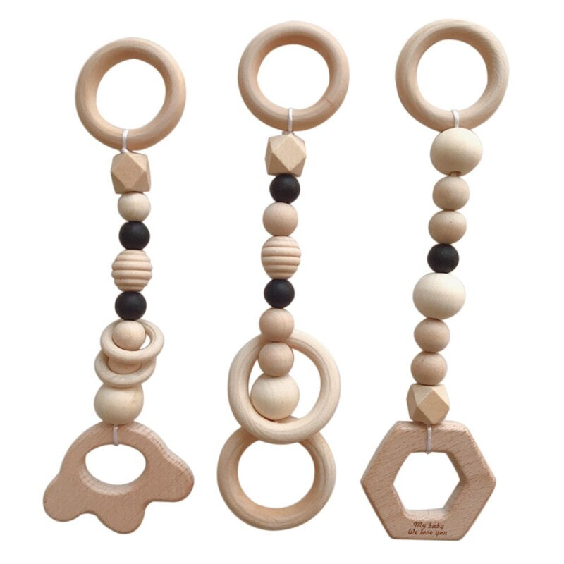 Gimnasio de madera Nordic con colgantes black and white