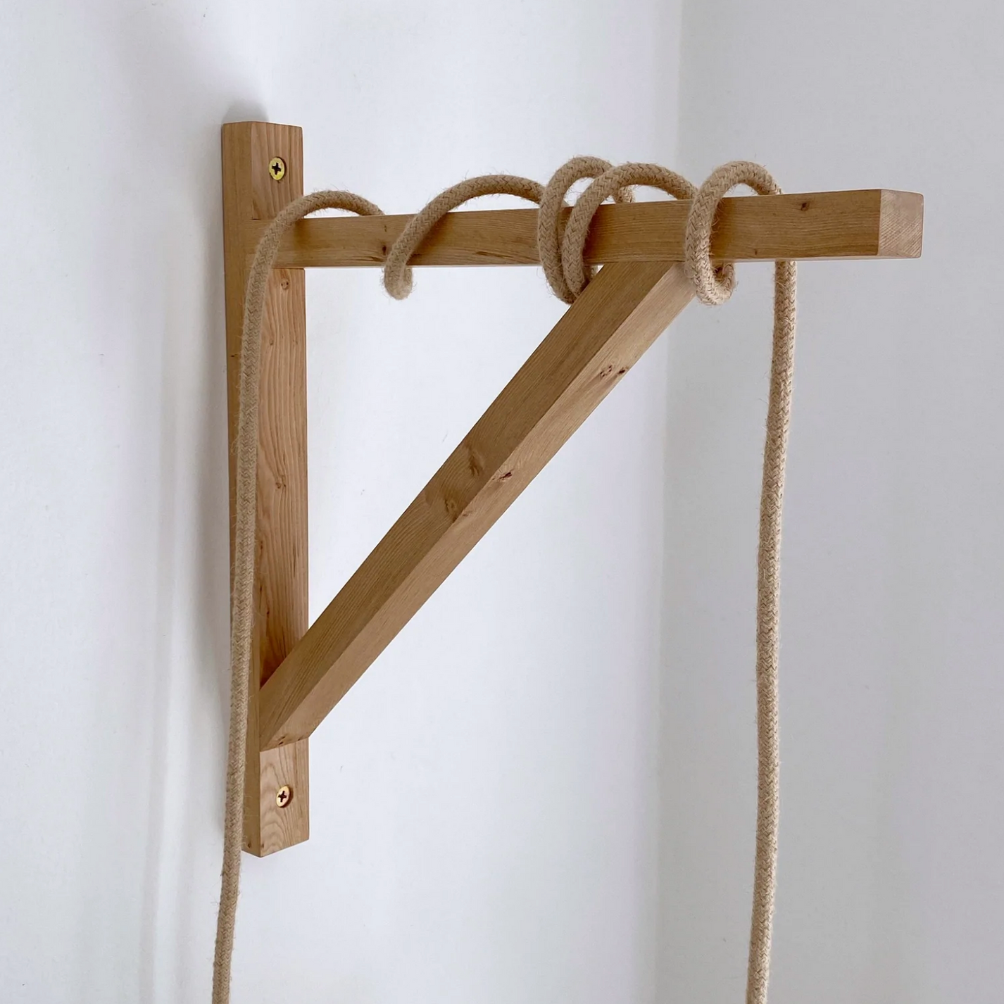 Escuadra de madera grande