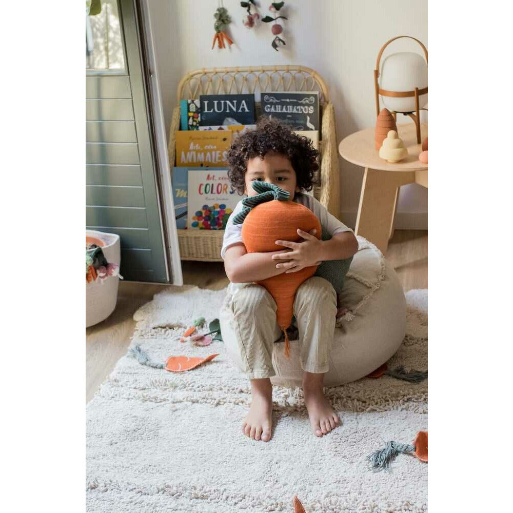 Cojín tejido - Cathy the Carrot