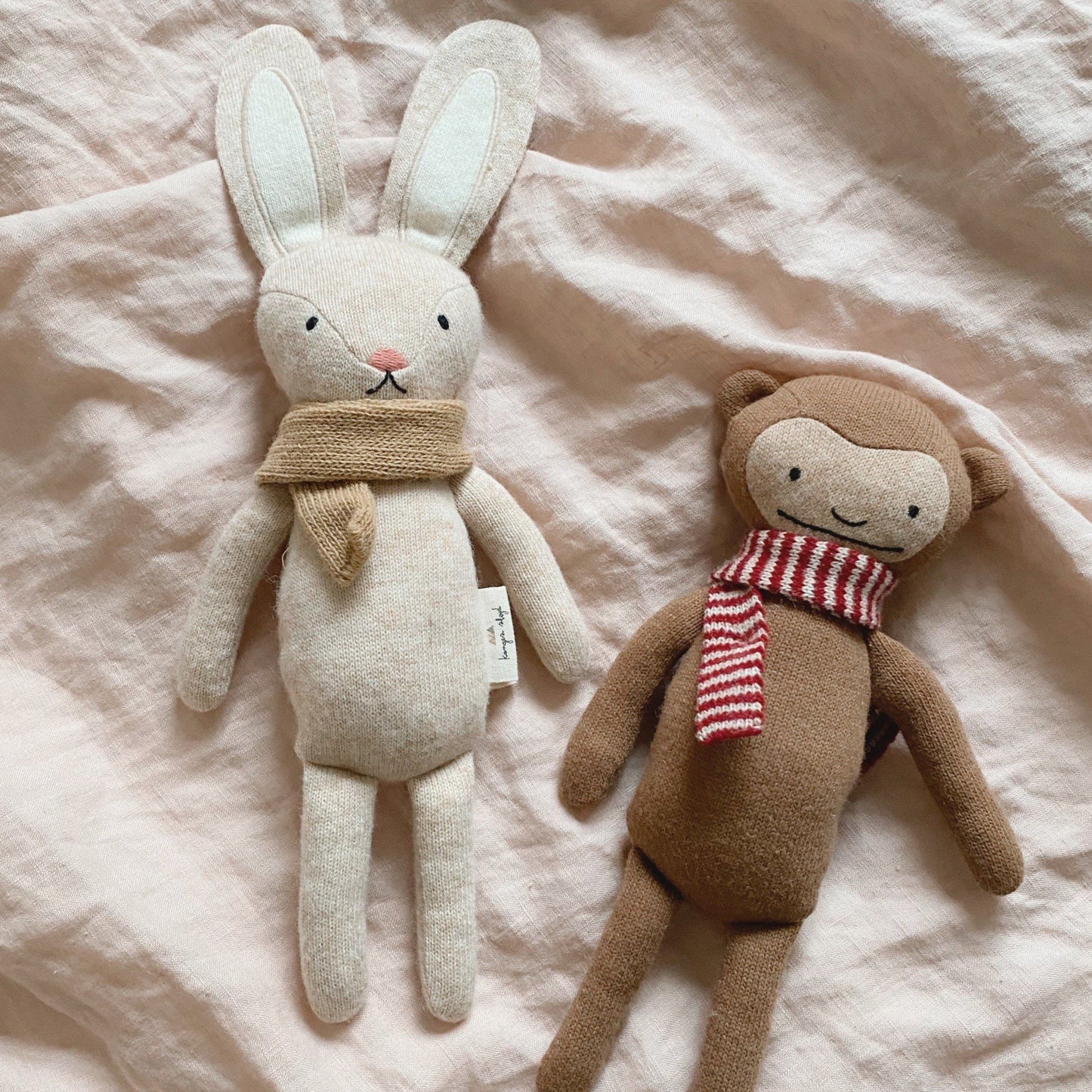 Muñeco tejido - Ruth the rabbit