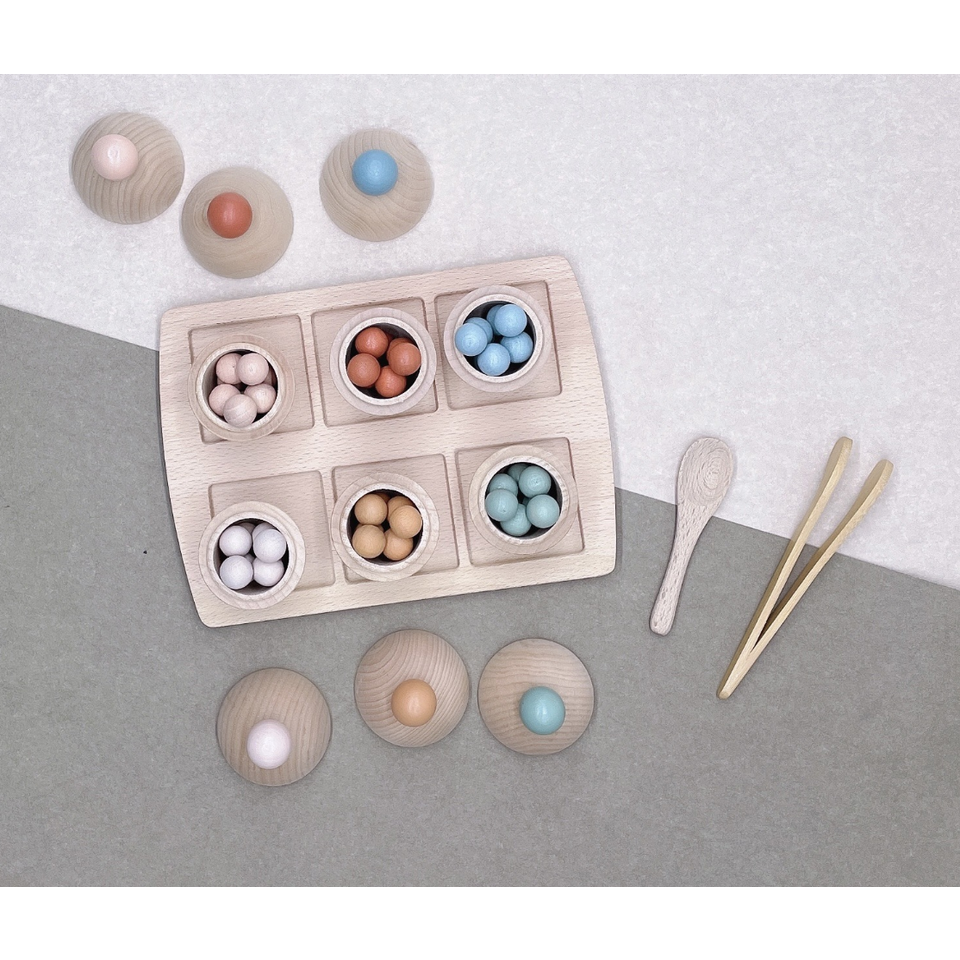 Balls in a cup - Montessori