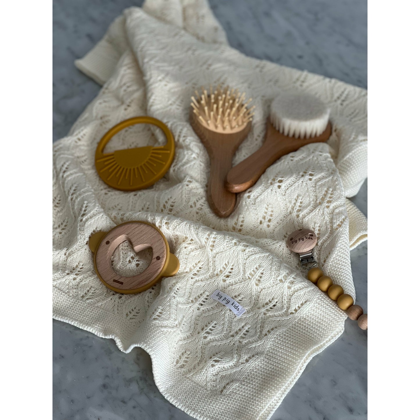 Caja de regalo - Baby essentials Mustard
