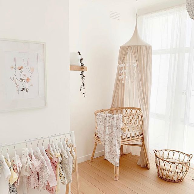 Moises Rattan Sunshine
