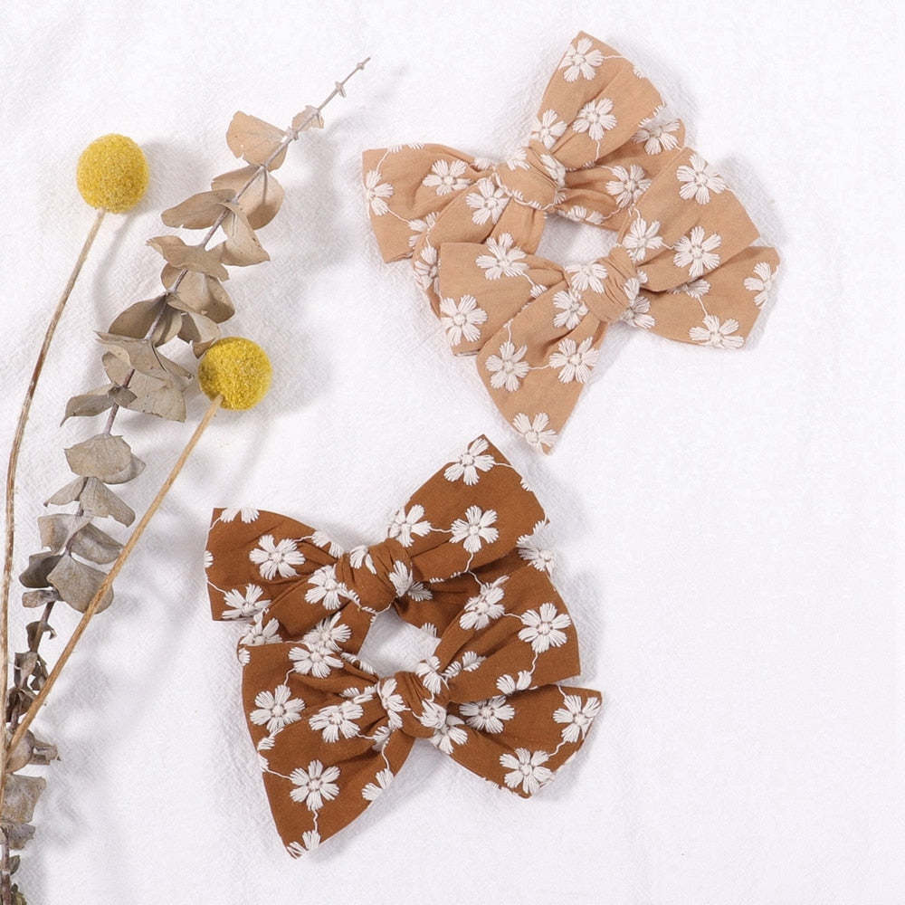 Set 2 Pinches Rosita con flores bordadas - Nude