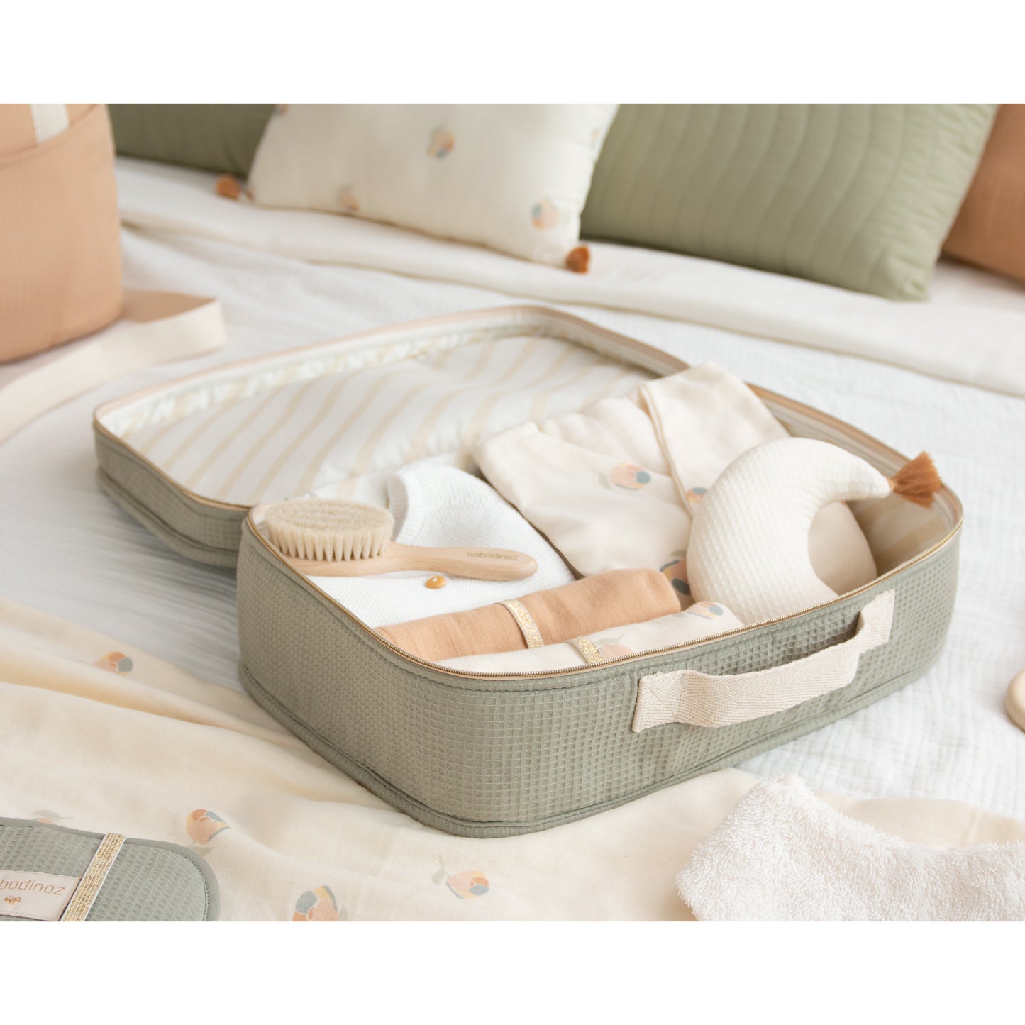 Maletita Victoria baby suitcase - Laurel Green