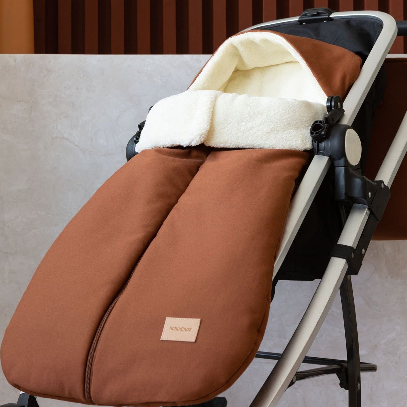 Saco de paseo impermeable baby on the go - Clay Brown