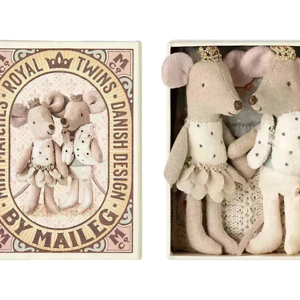 Ratoncitos - Royal twins mice, Little sister and brother in matchbox
