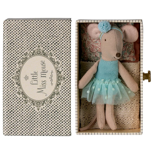 Ratoncito bailarina - Dance mouse in daybed, Little sister