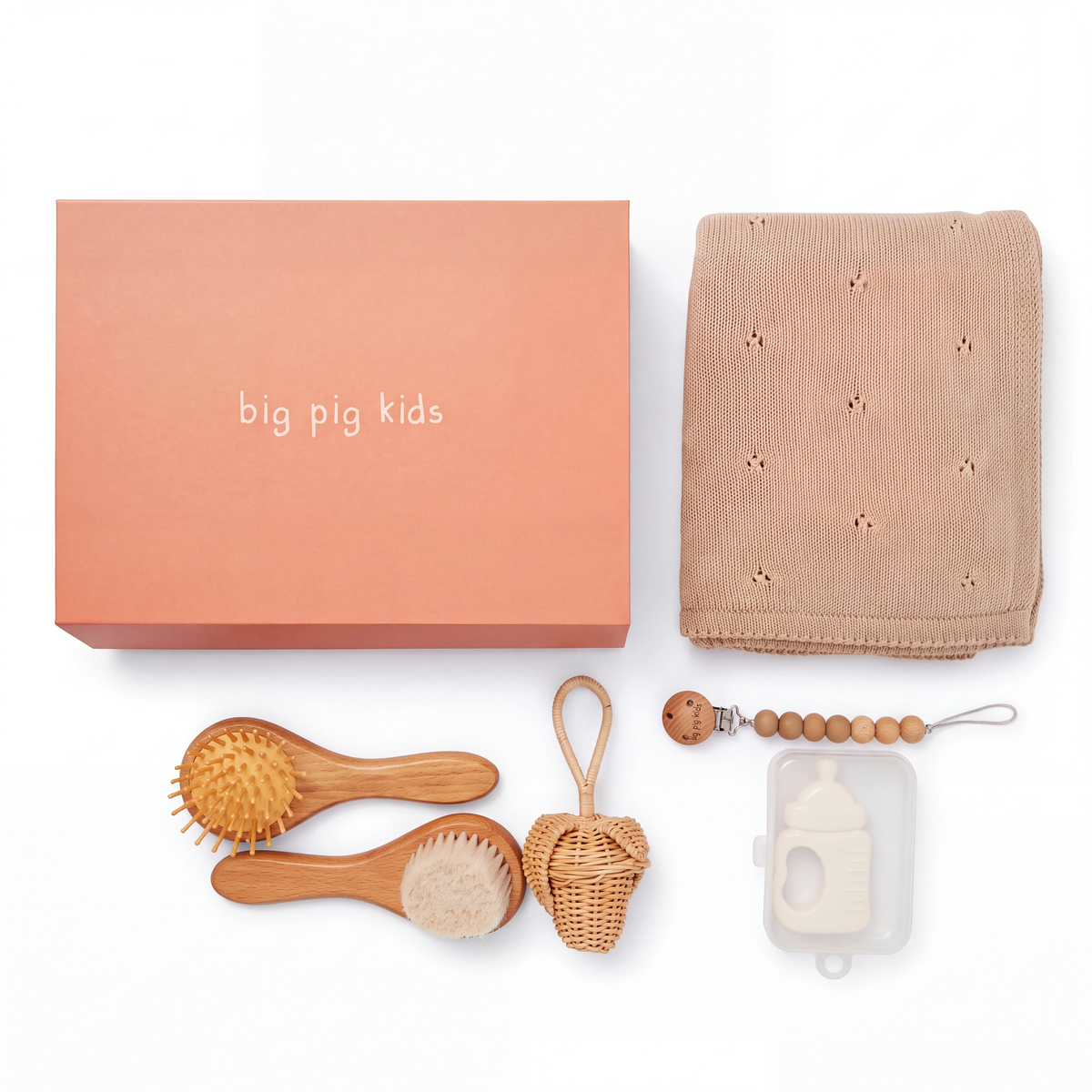 Caja de regalo - Baby essentials Beige con sonajero de rattán