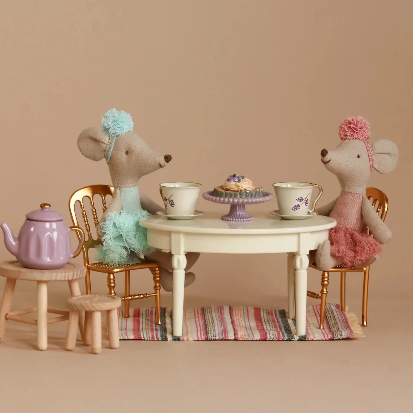 Mesa de comedor para ratoncitos Maileg