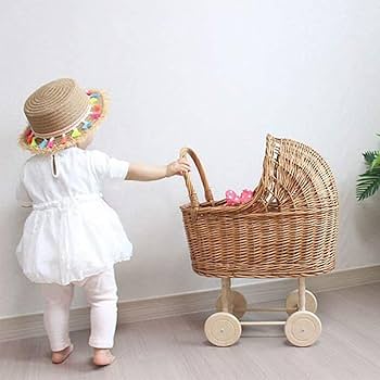 Coche para muñecas rattán