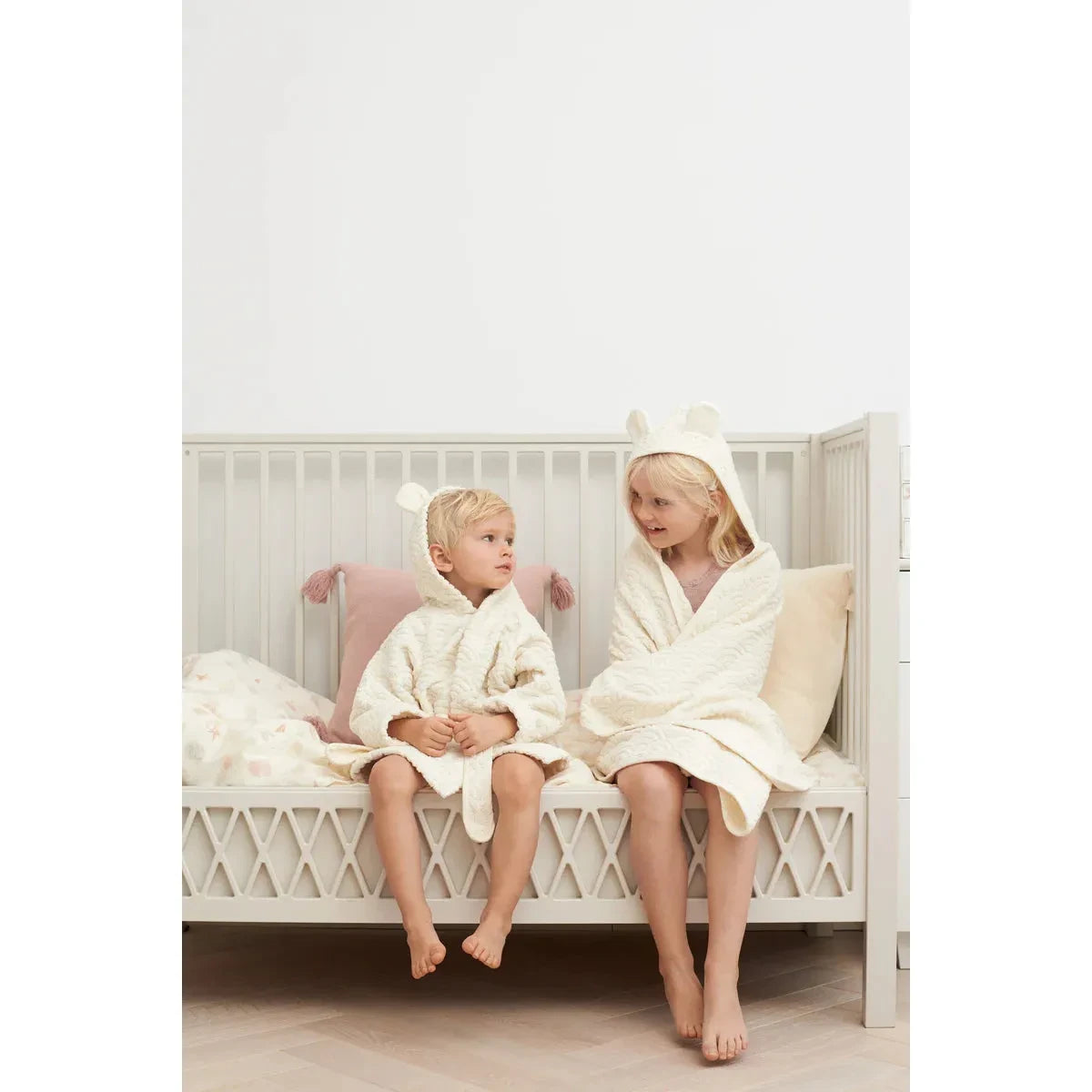 Toalla junior con capucha y orejas - GOTS Off White