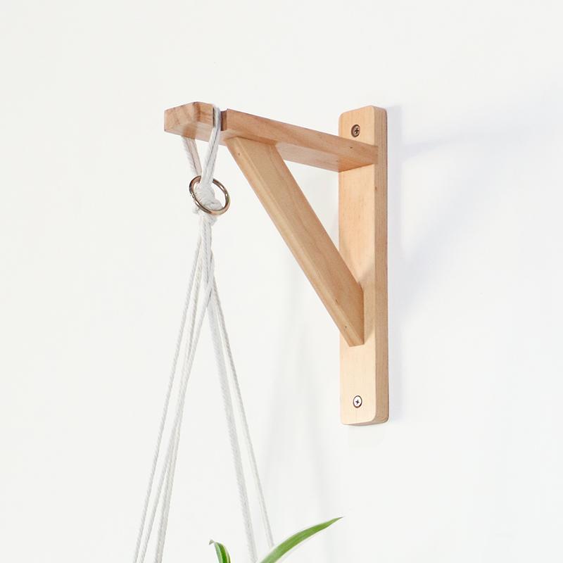 Escuadra de madera pequeña