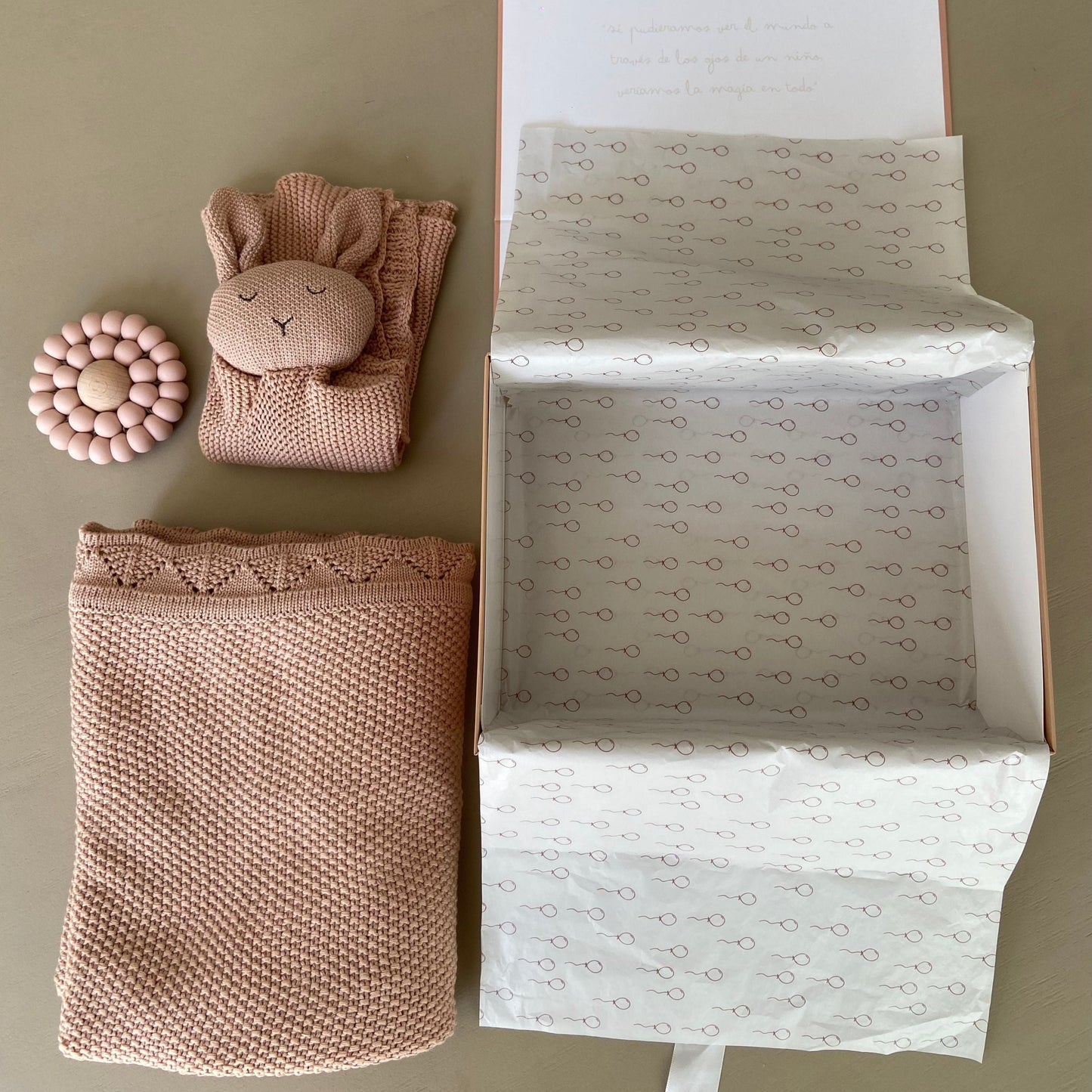 Caja de regalo - Baby knitted rose