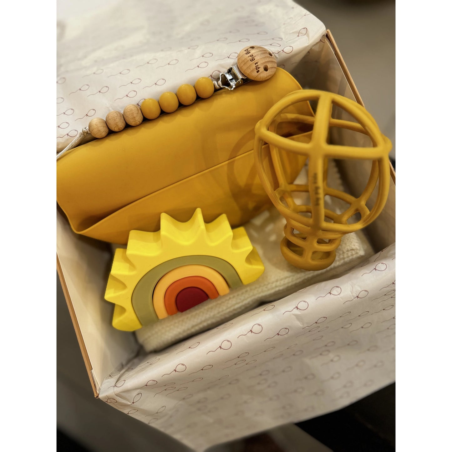 Caja de regalo - Born to play mustard