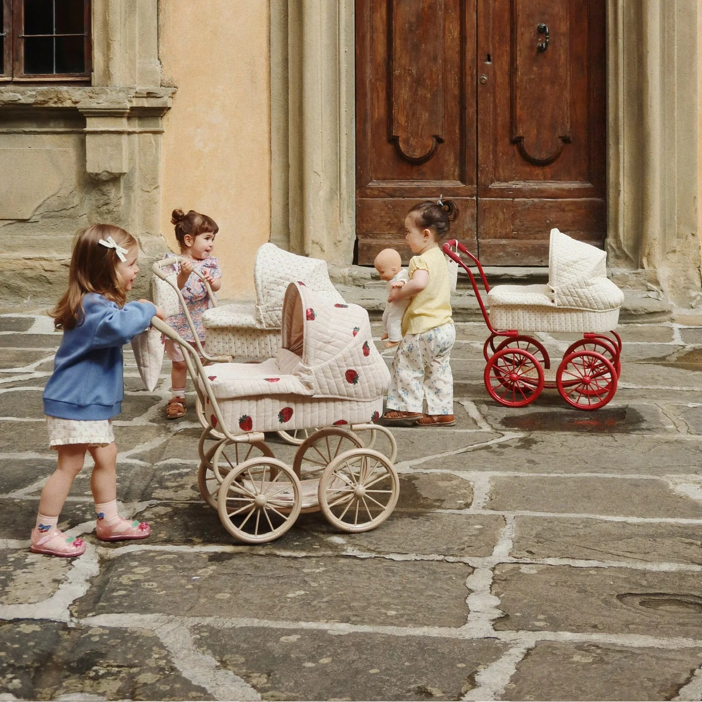Coche / Moises Vintage para muñecas Minnie - Estate dot