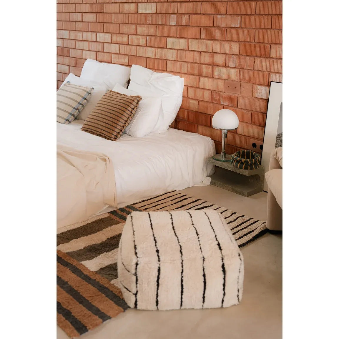 Pouf Lines