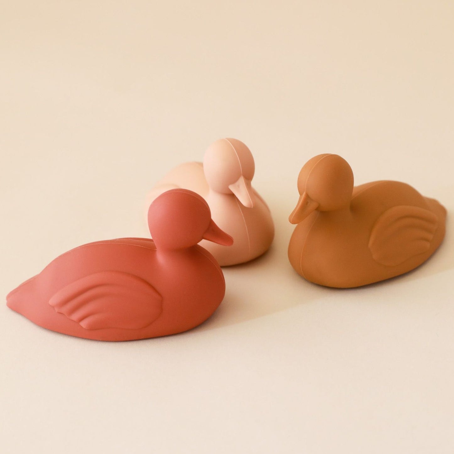 Juguete de baño silicona - Pondering Ducks rose mix