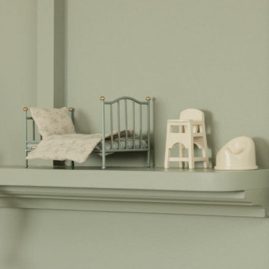 Cama Vintage para ratoncito - Mint