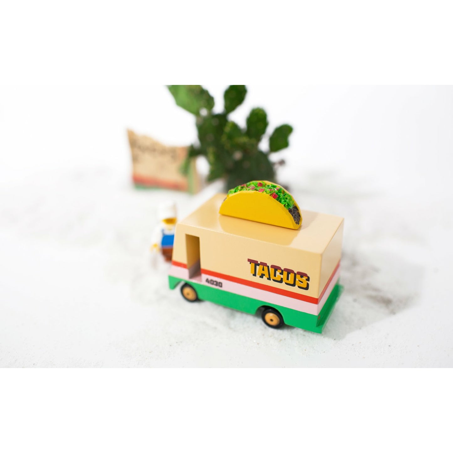 Auto De Madera - Taco Van