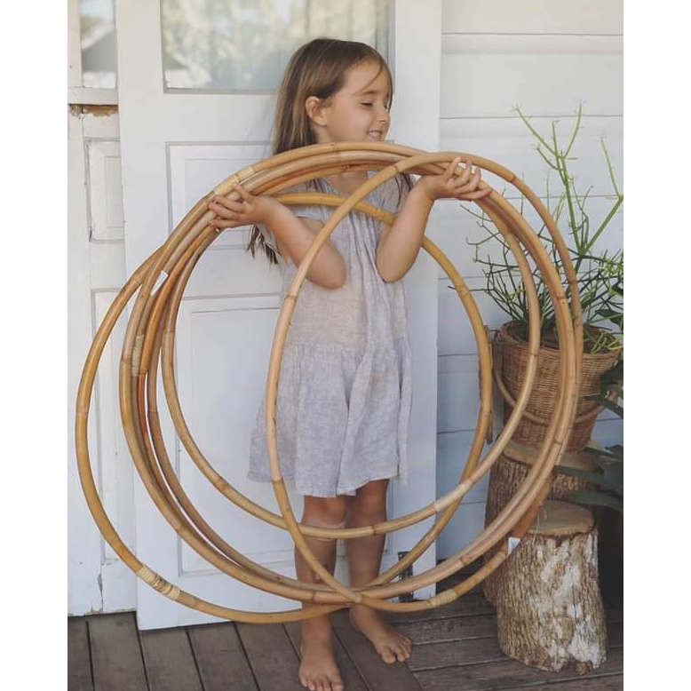 Hula Hula Rattan L
