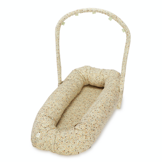 Nidito con arco de actividades removible - Flower Field
