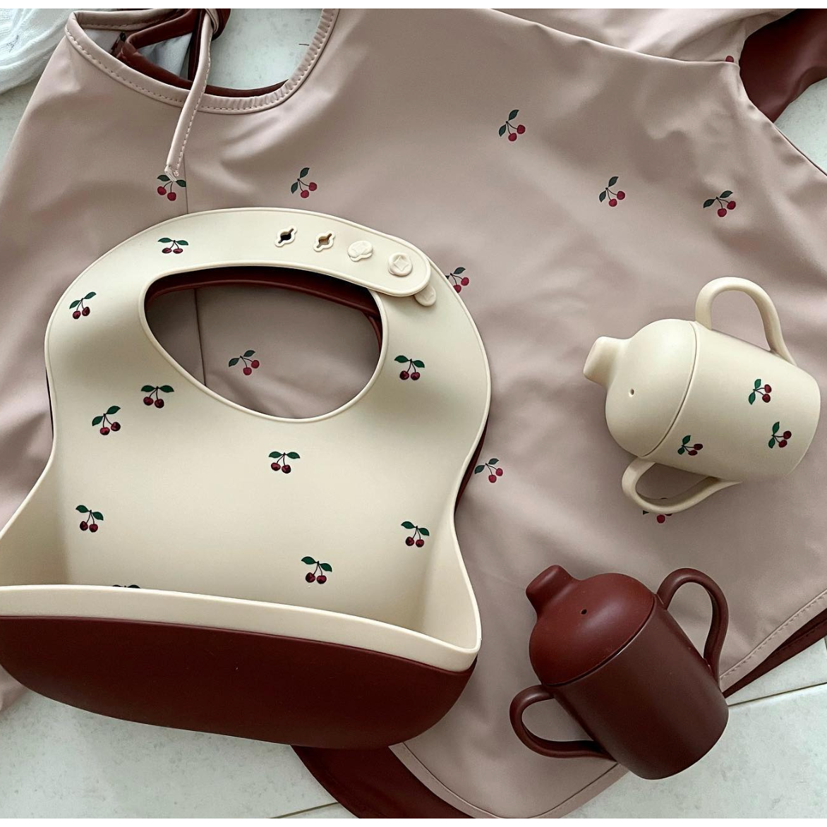 Set 2 Baberos Silicona - Cherry/Mocca