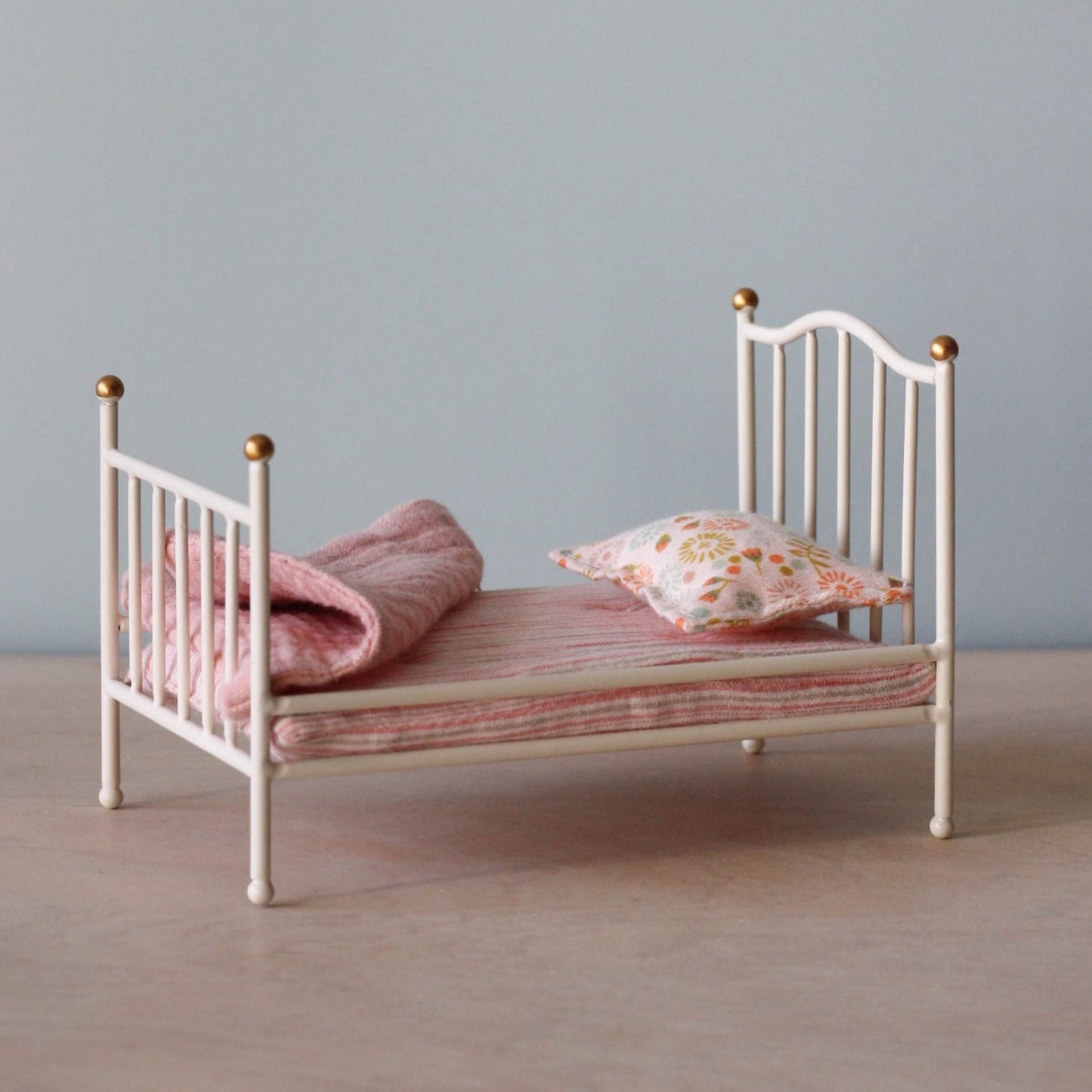 Cama Vintage para ratoncito - Off White