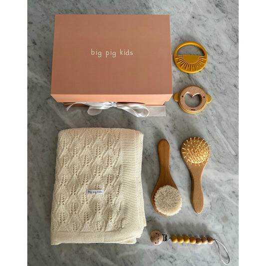 Caja de regalo - Baby essentials Mustard