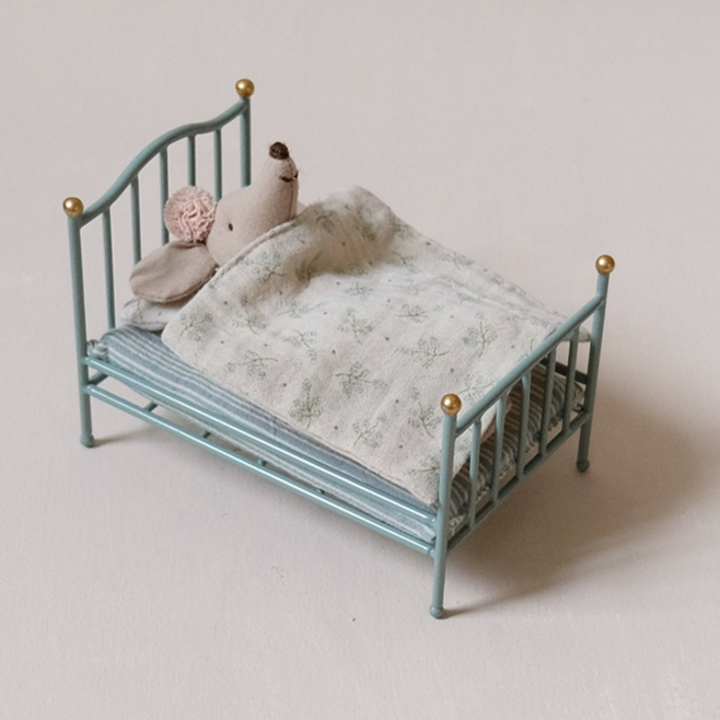 Cama Vintage para ratoncito - Mint