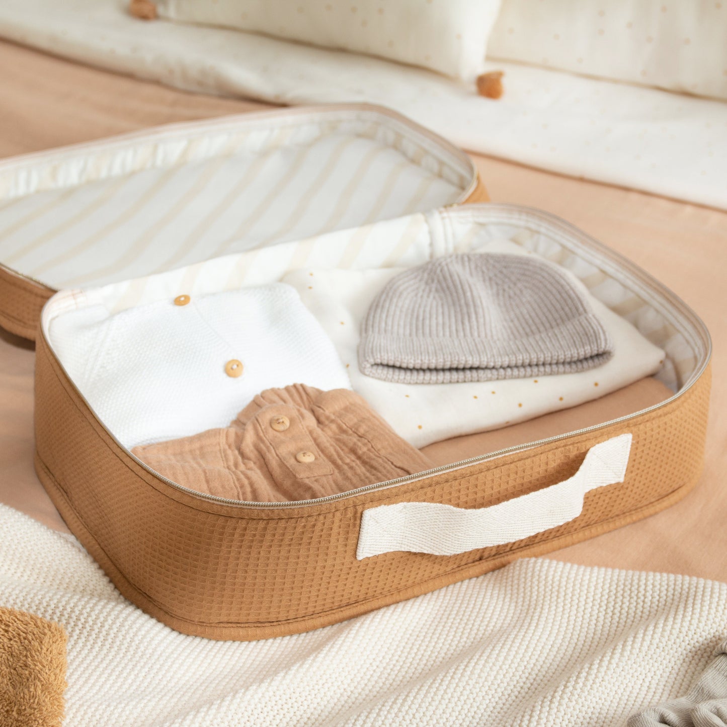 Maletita Victoria baby suitcase - Caramel