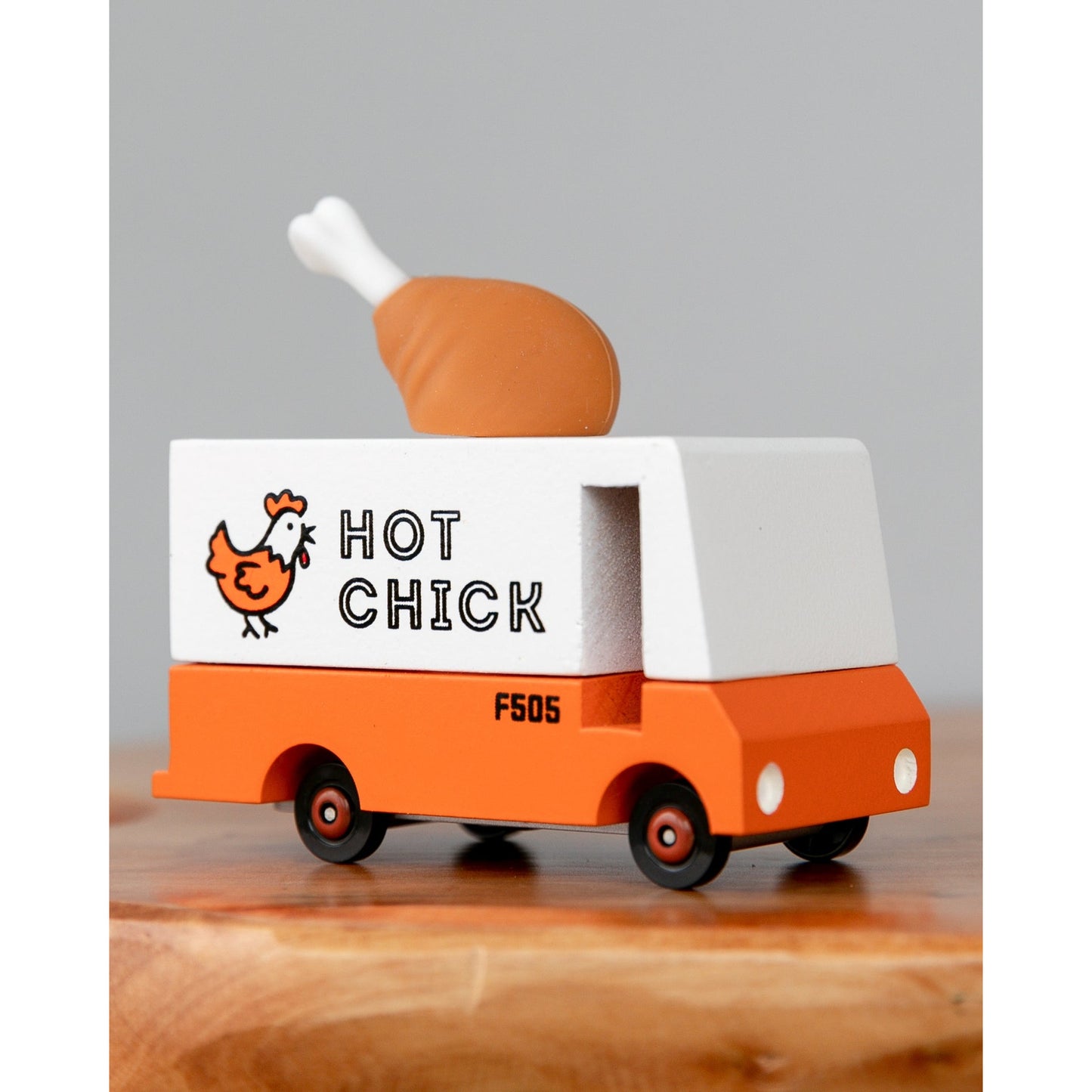 Auto De Madera - Fried Chicken Van